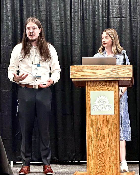 SEM specialist presenting at a VGM conference